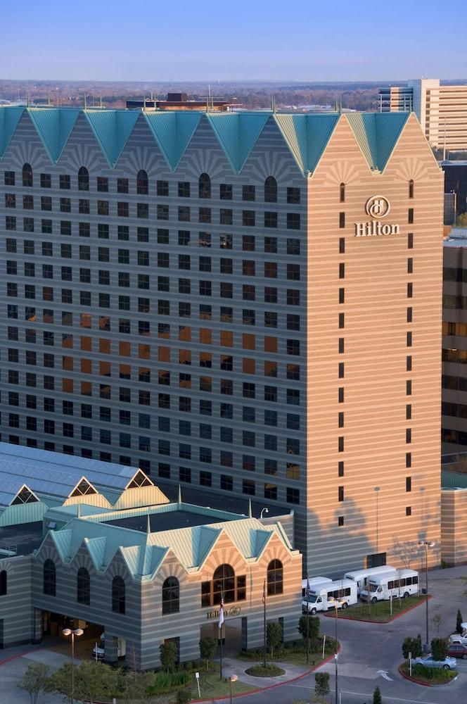 Отель Hilton Houston North Экстерьер фото