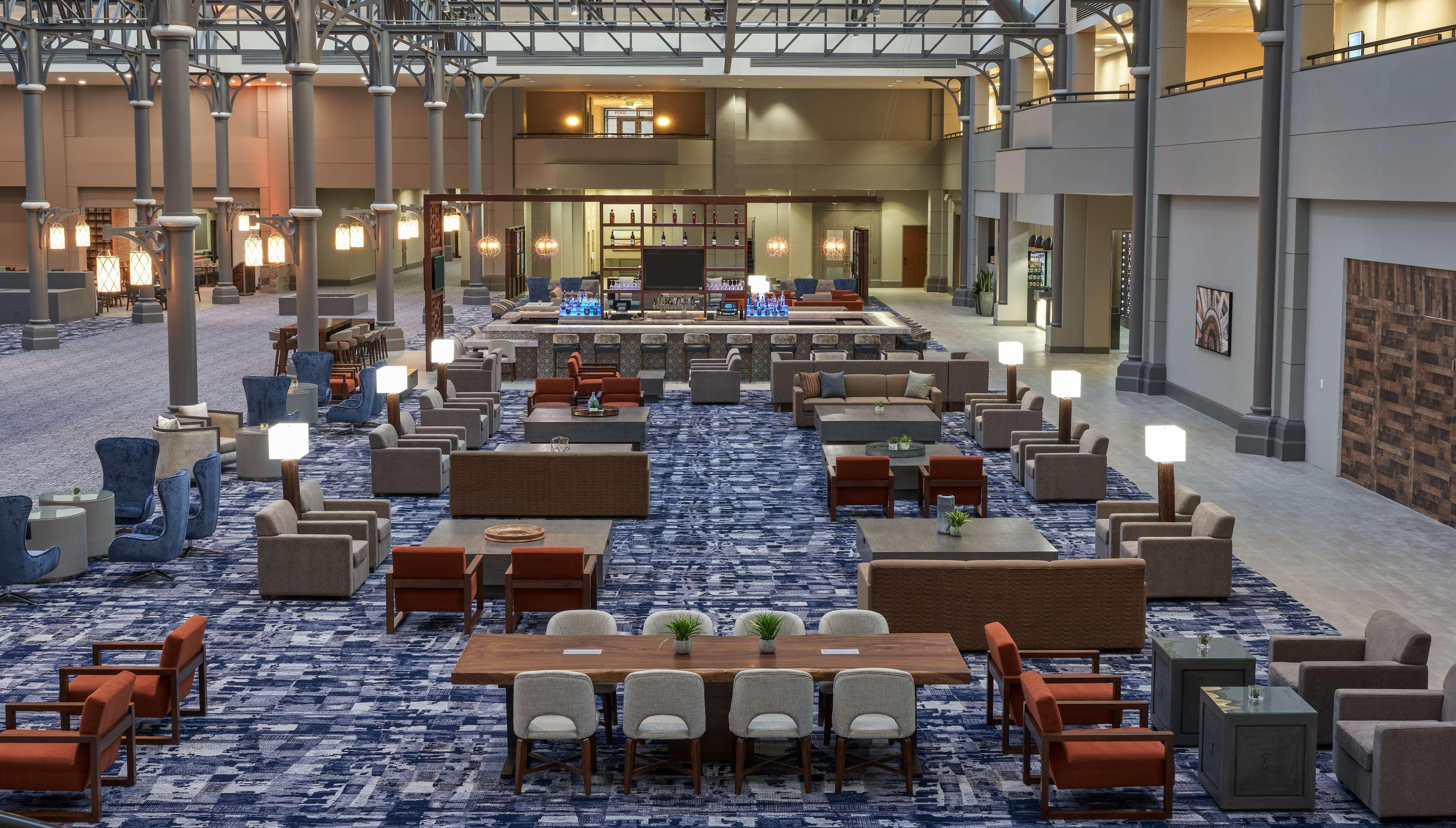 Отель Hilton Houston North Экстерьер фото