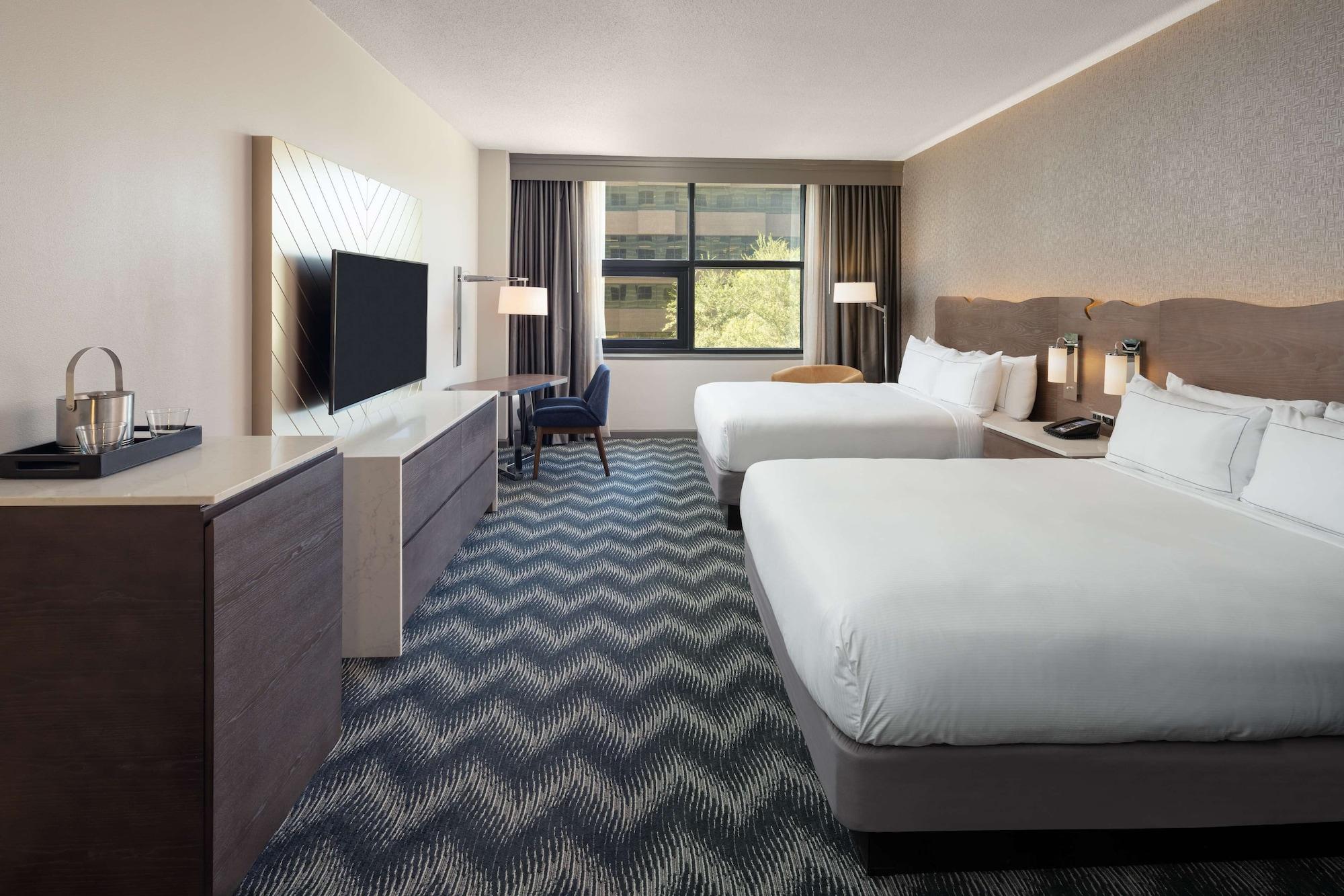 Отель Hilton Houston North Экстерьер фото