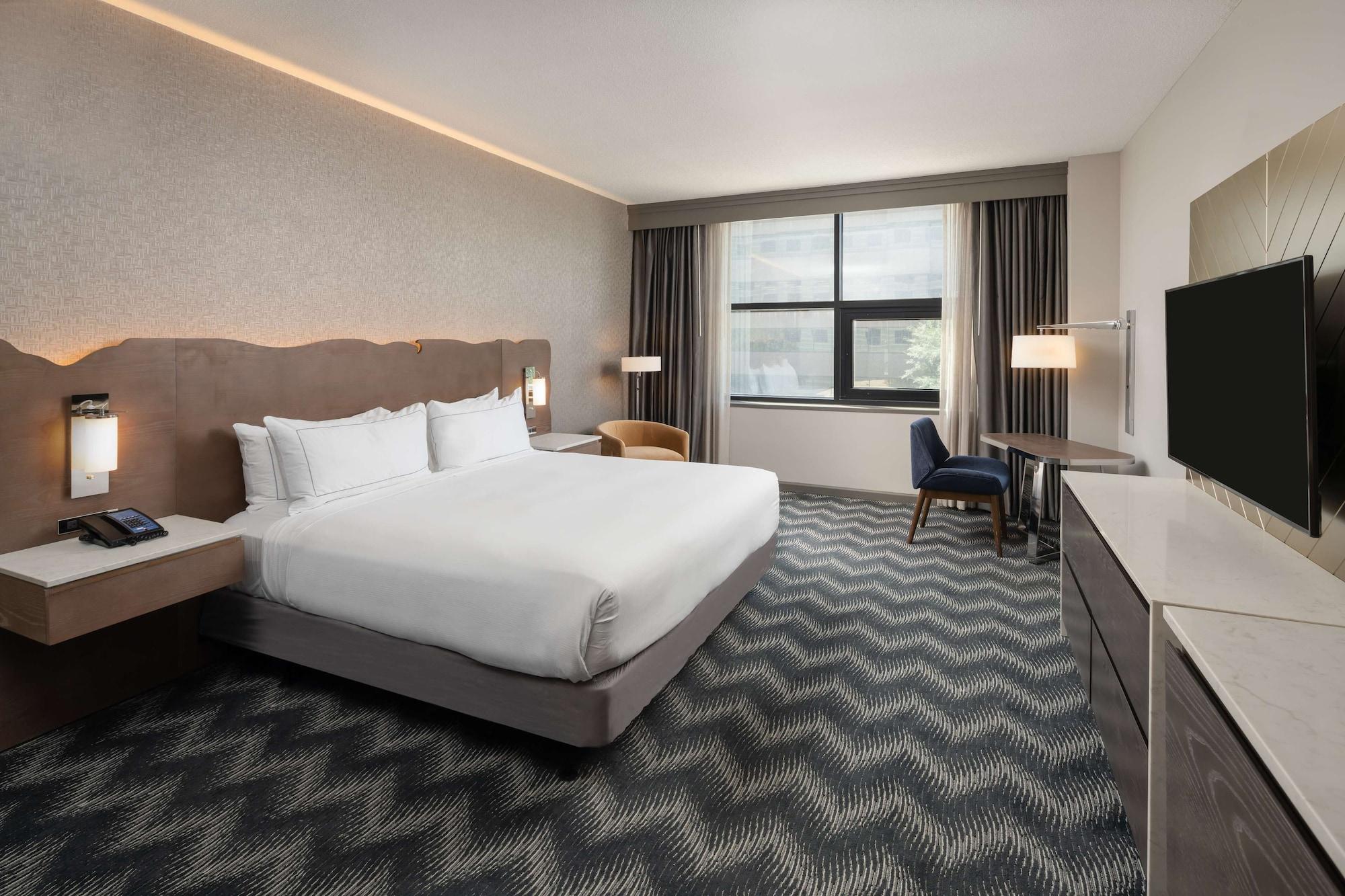 Отель Hilton Houston North Экстерьер фото