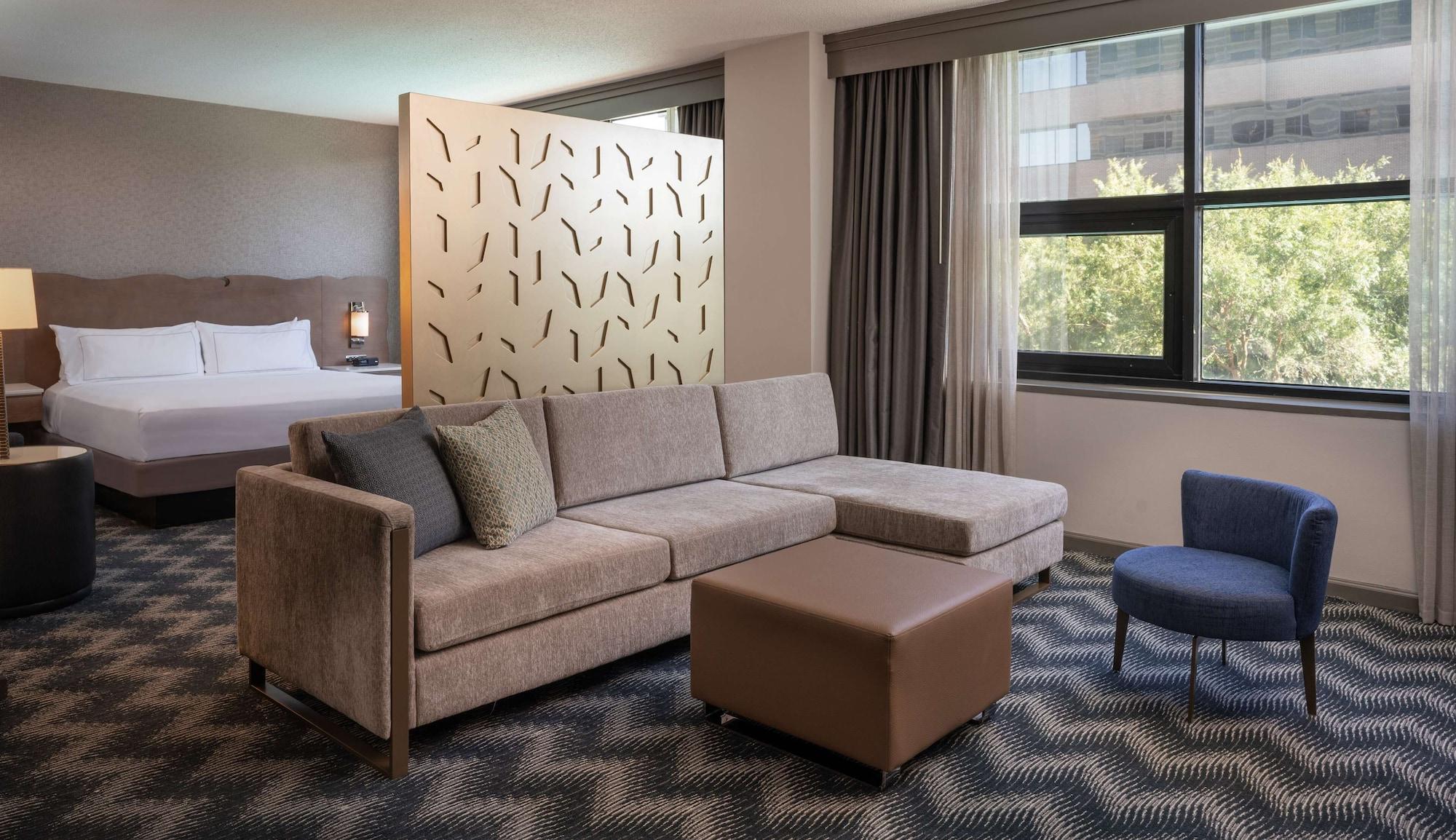 Отель Hilton Houston North Экстерьер фото