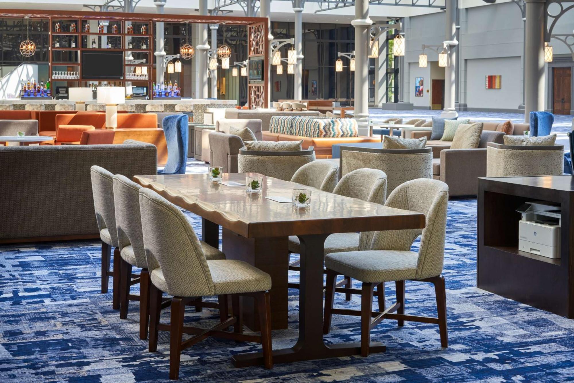 Отель Hilton Houston North Экстерьер фото