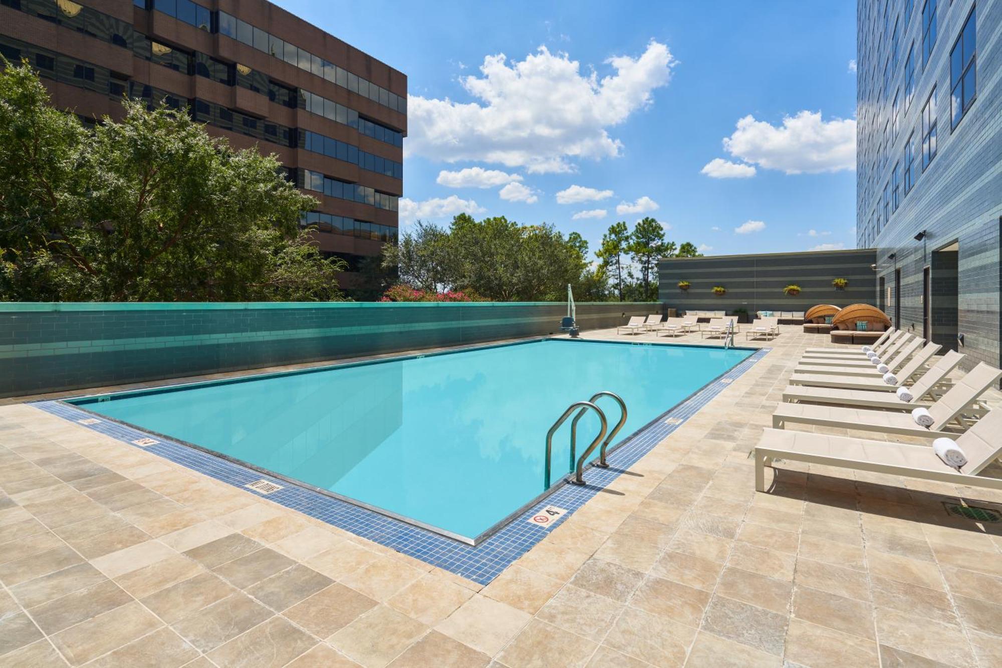 Отель Hilton Houston North Экстерьер фото