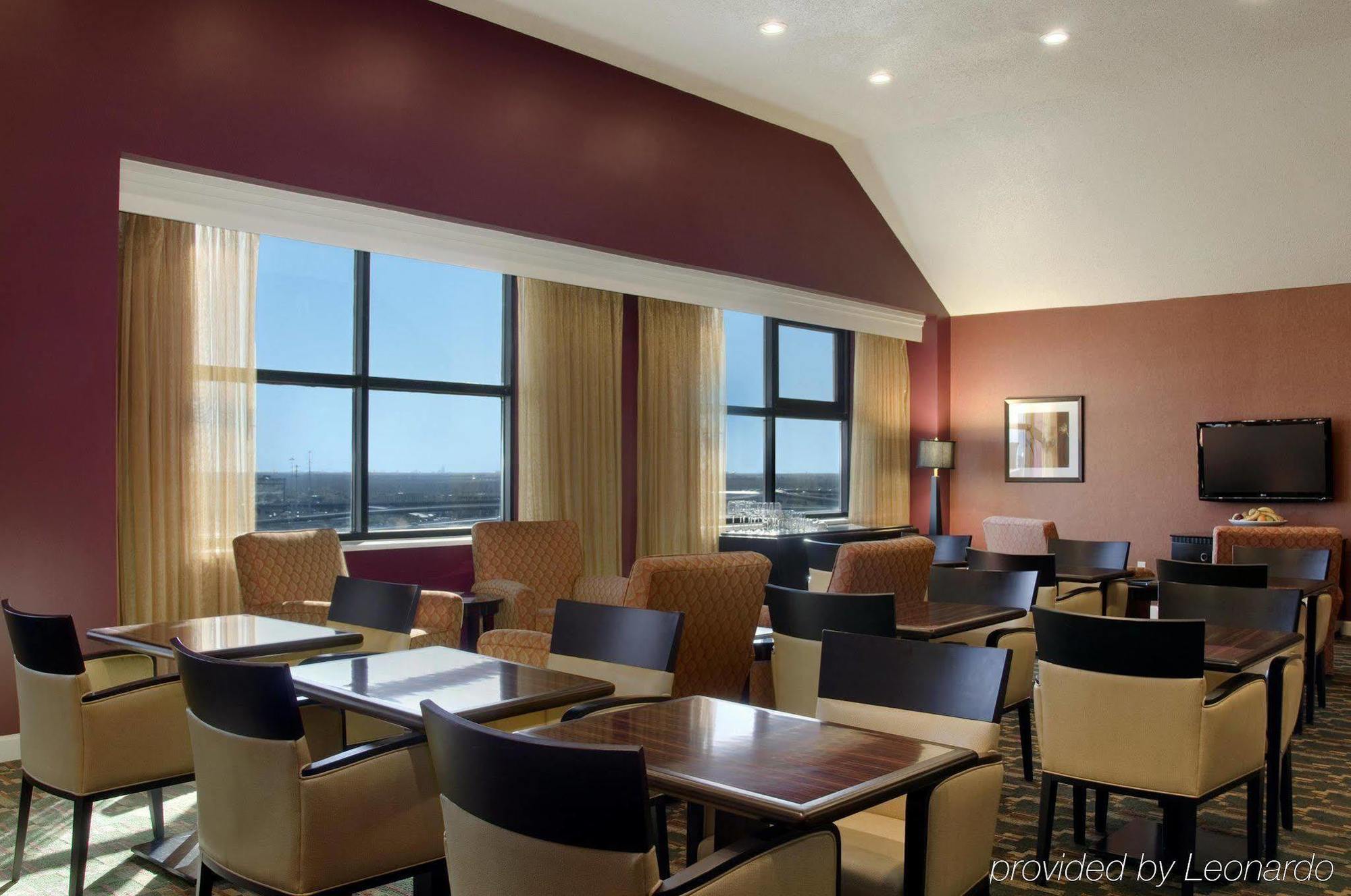 Отель Hilton Houston North Экстерьер фото